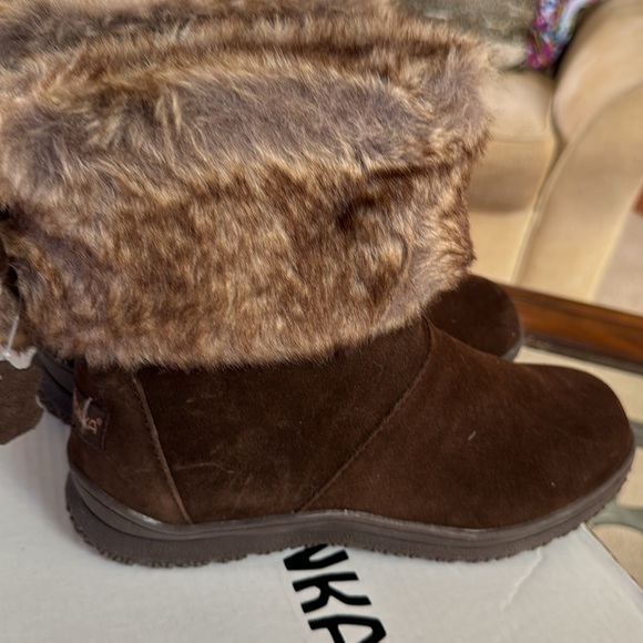 Minnetonka Women's Everett Snow Boot, Chocolate, Size 10 - Picture 6 of 10